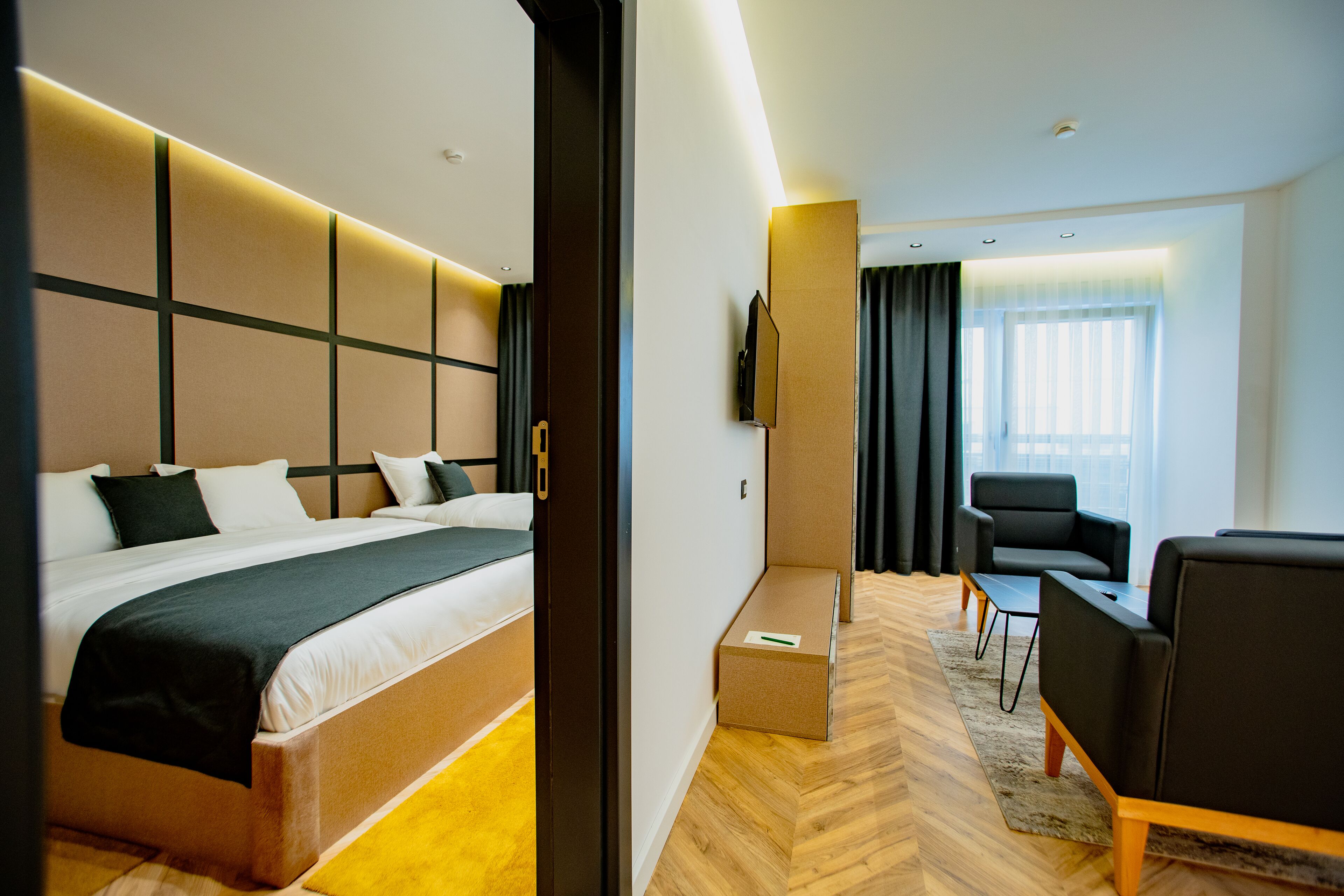 Ador Hotel