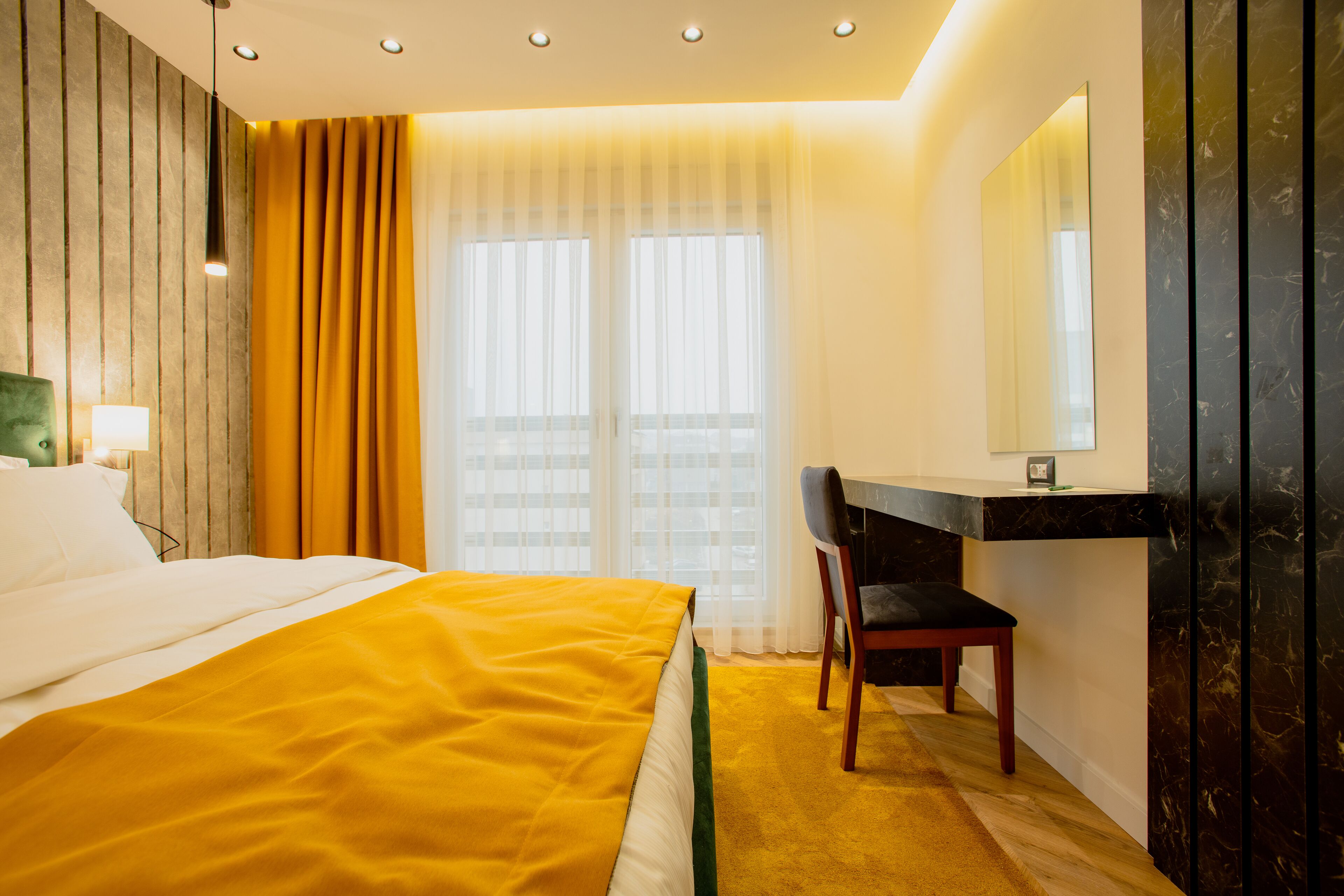 Ador Hotel