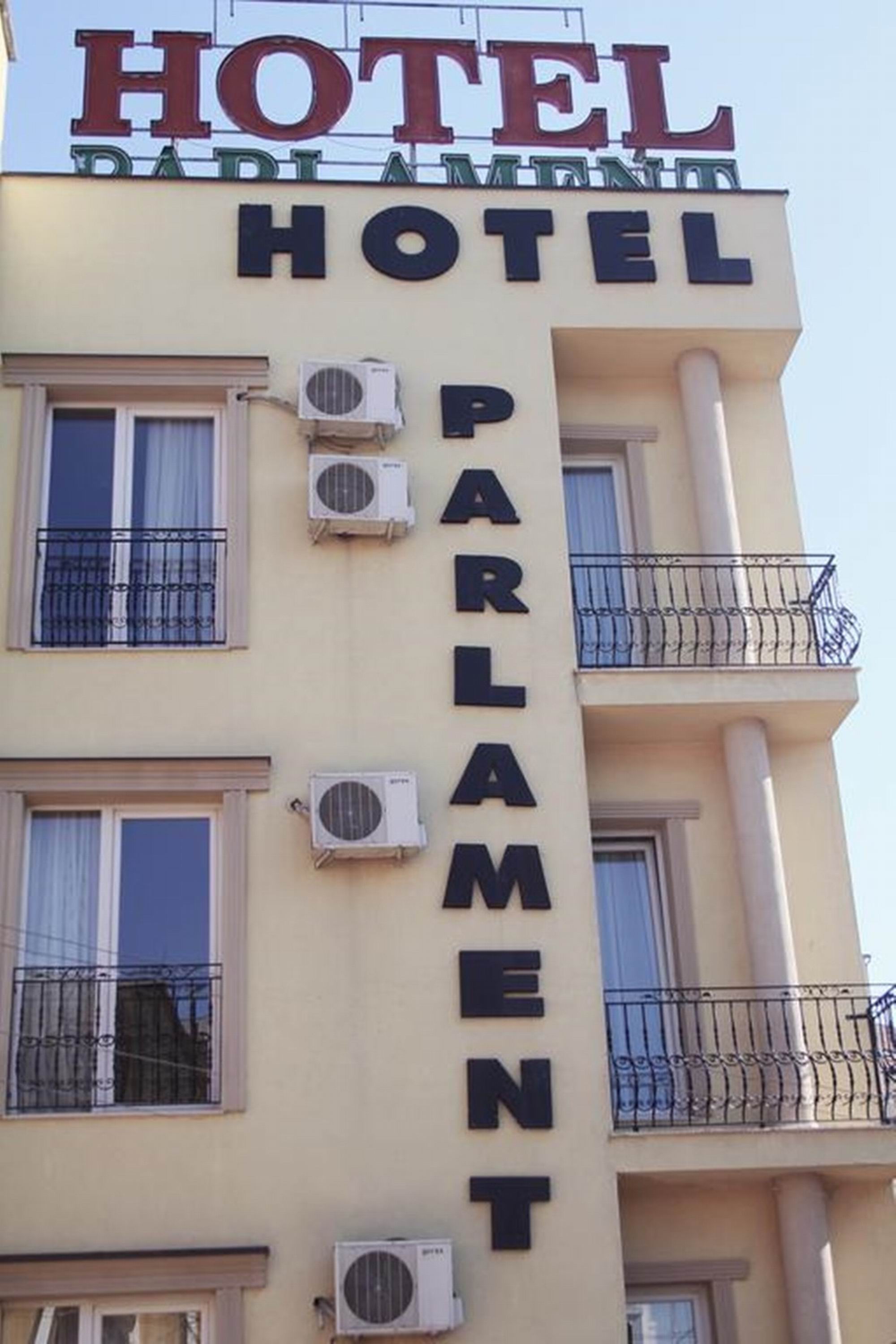 Parlament Hotel