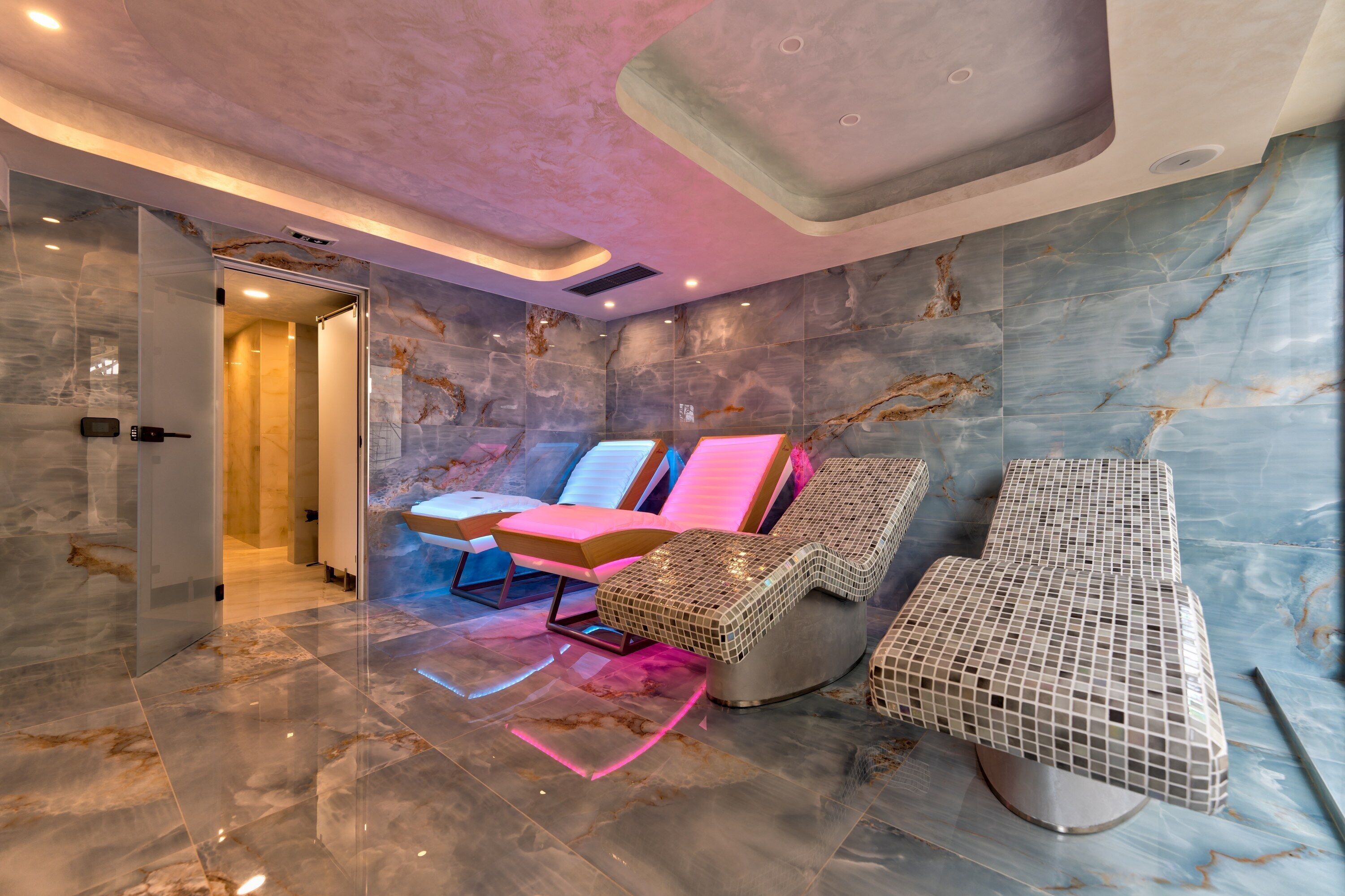 Golden Panorama Wellness & Spa