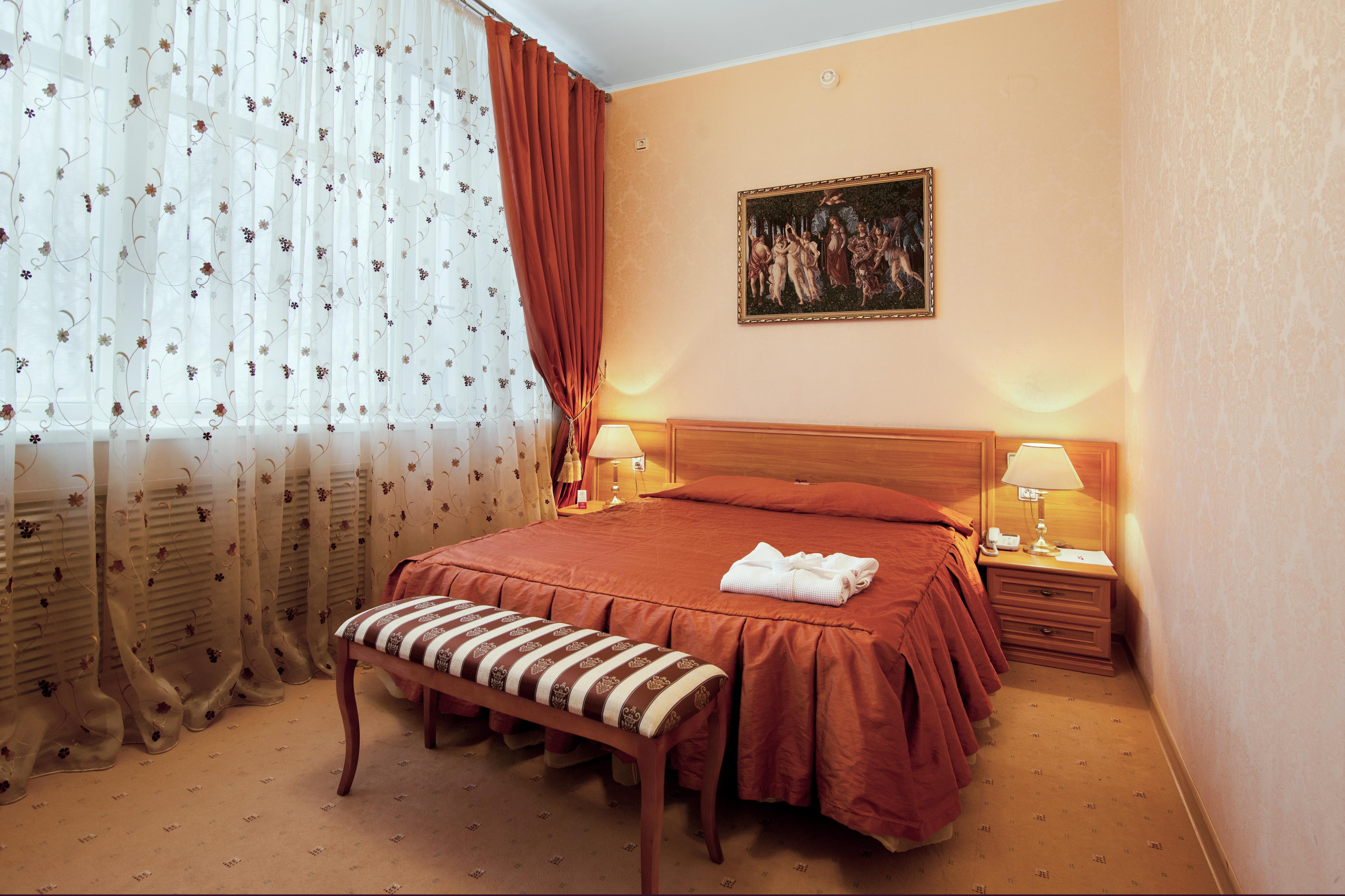 AMAKS Congress Hotel
