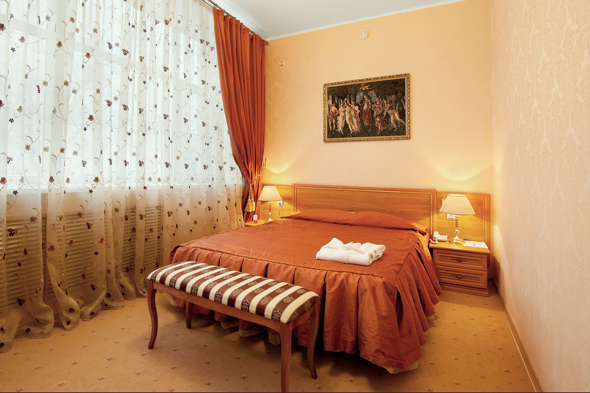 AMAKS Congress Hotel