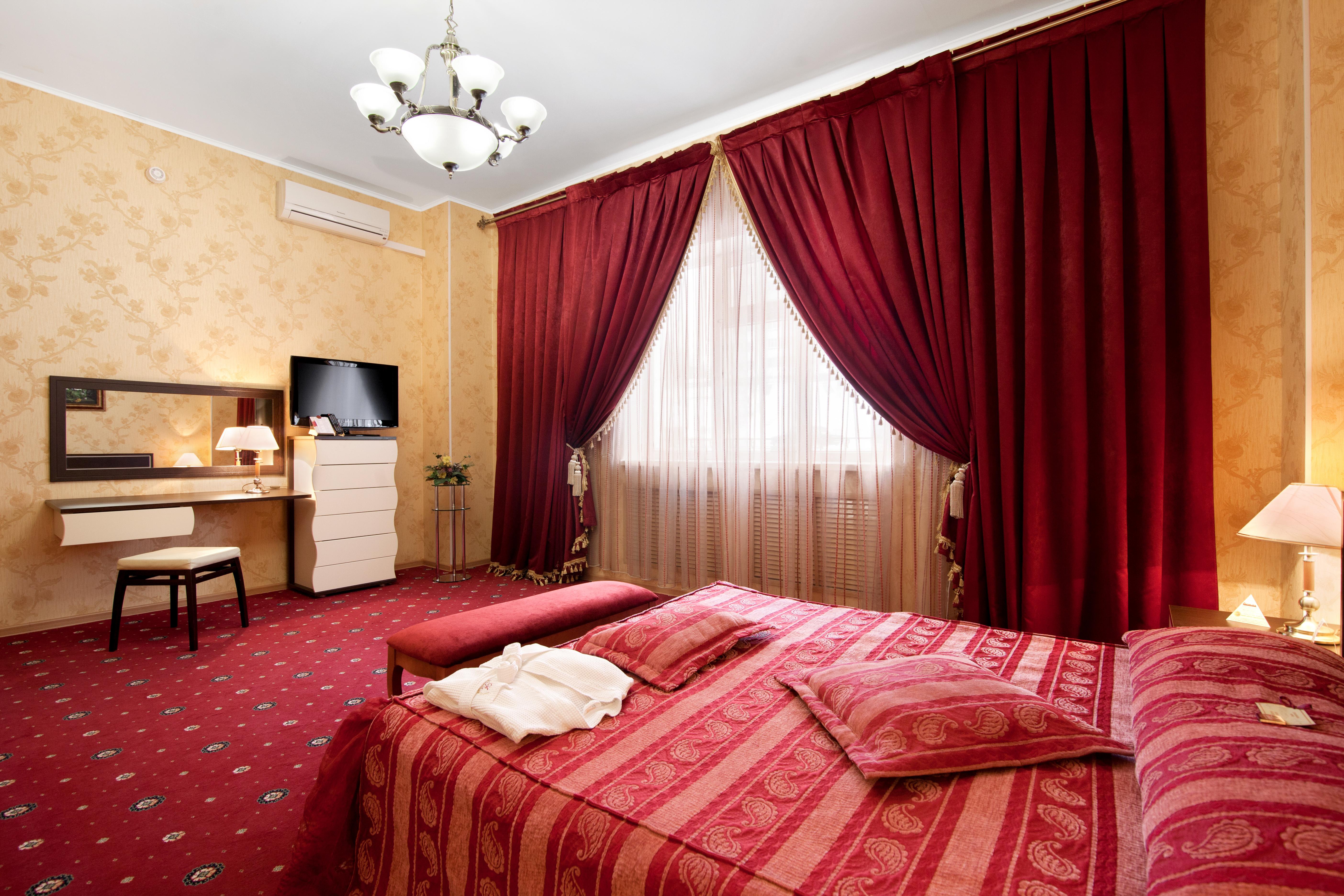 AMAKS Congress Hotel