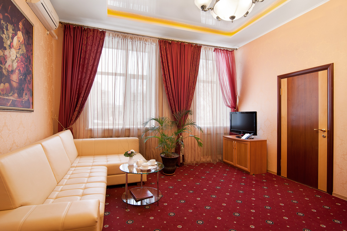 AMAKS Congress Hotel