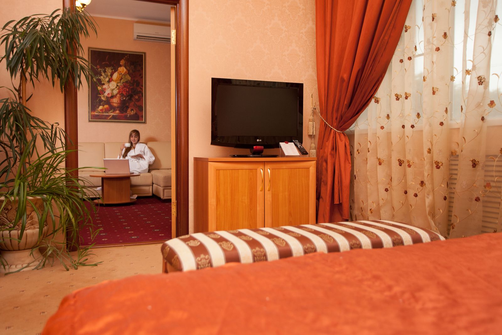 AMAKS Congress Hotel