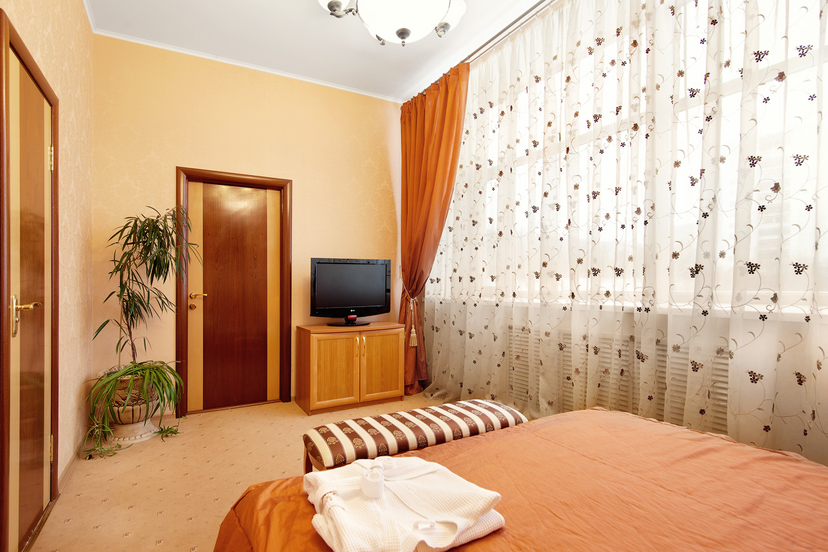 AMAKS Congress Hotel