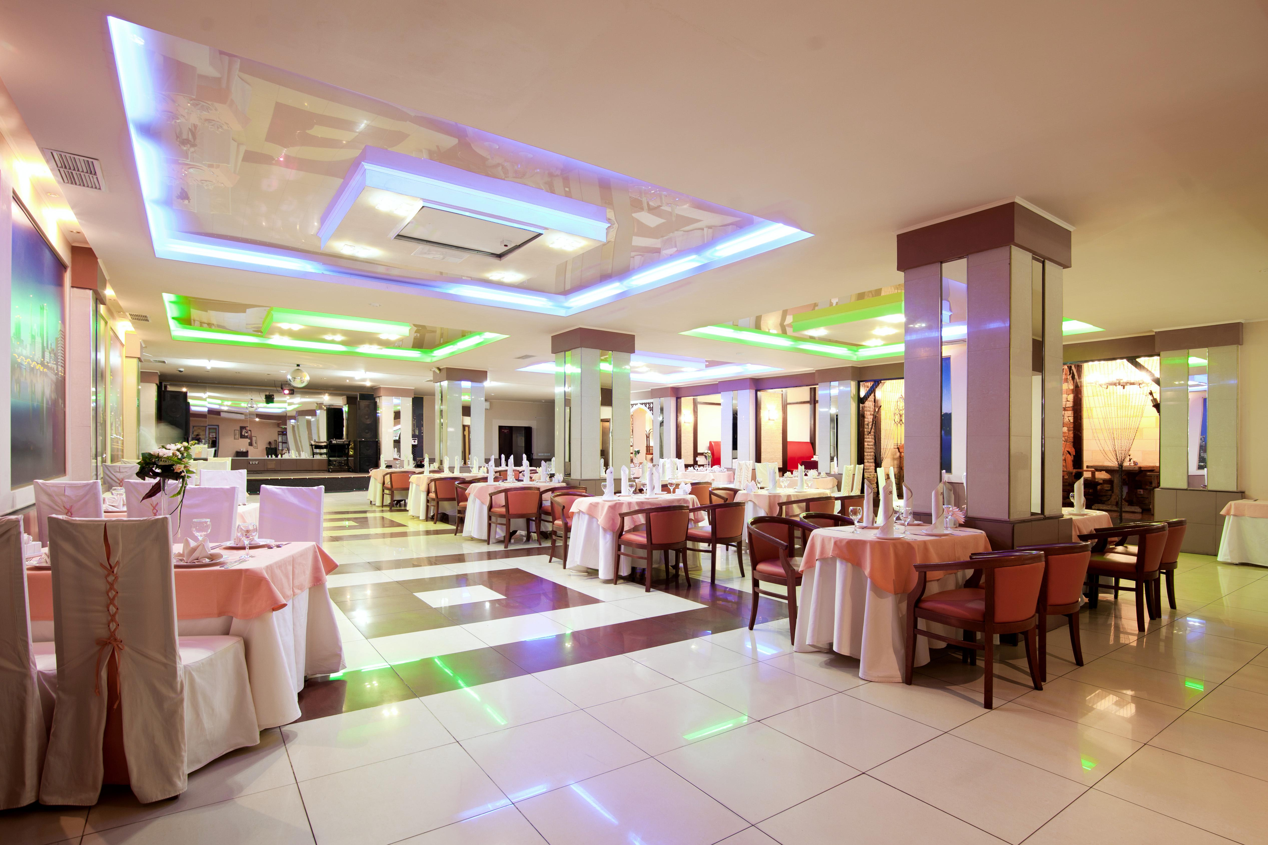 AMAKS Congress Hotel