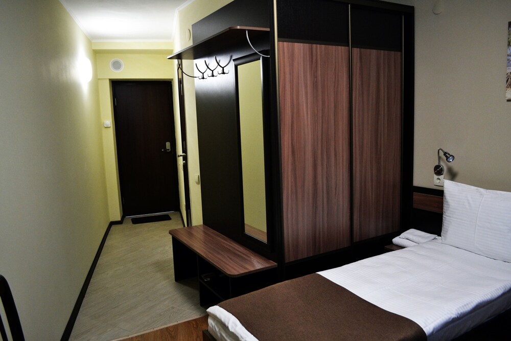 Hotel Cosmos