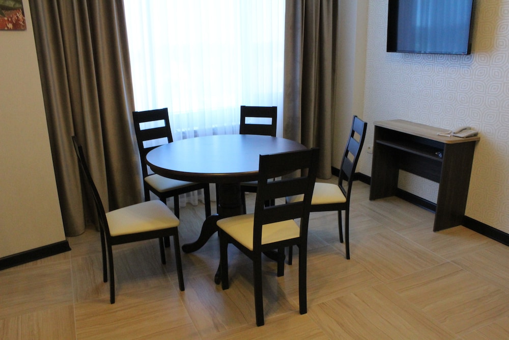 Hotel Cosmos