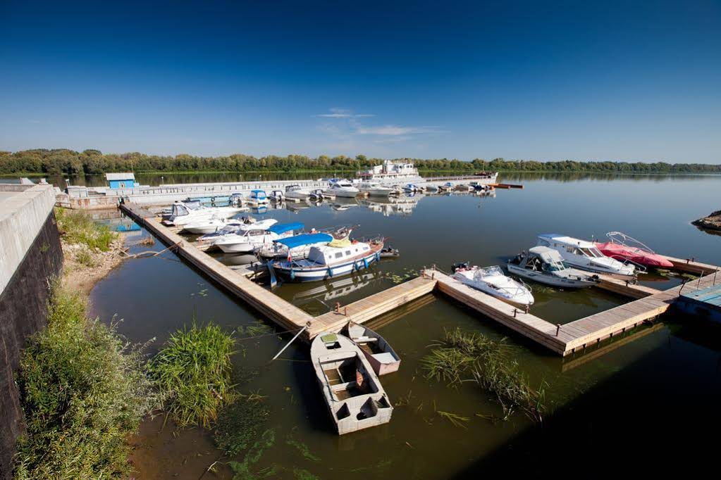 40th Meridian Yacht Club