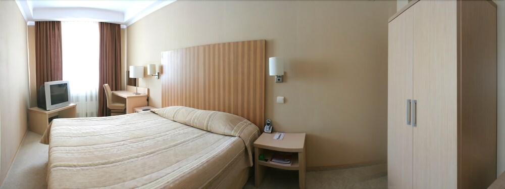 Avrora hotel