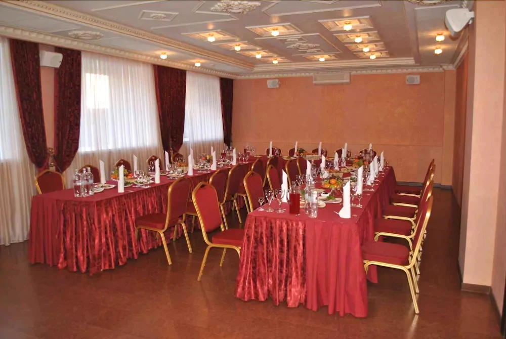 Avrora hotel