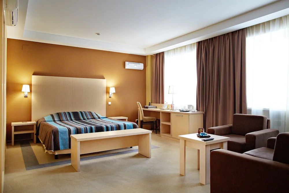 Avrora hotel
