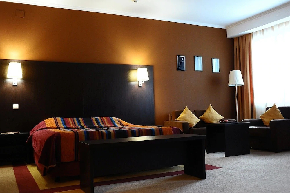 Avrora hotel