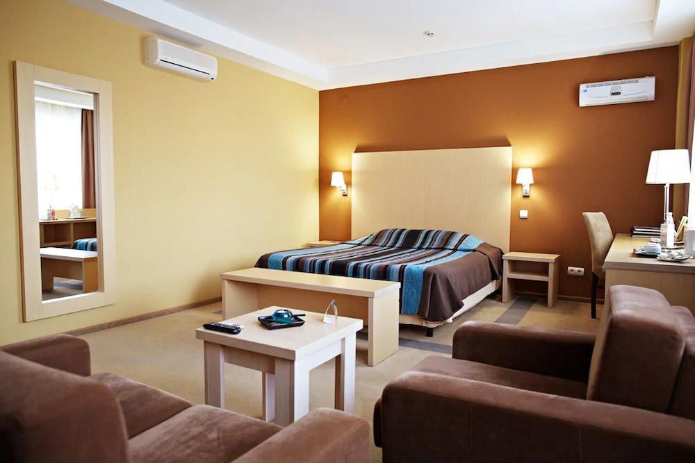 Avrora hotel