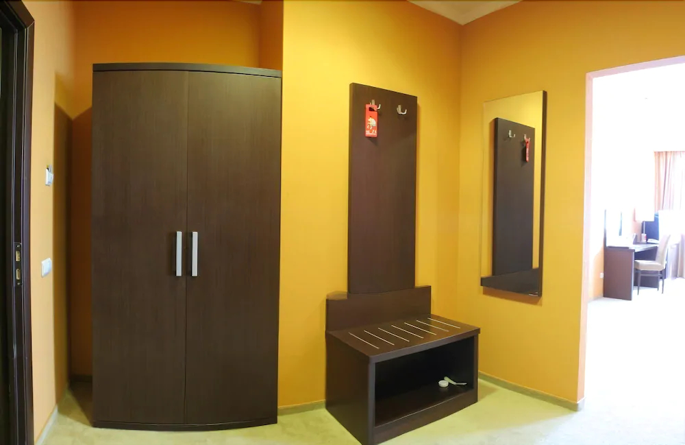 Avrora hotel