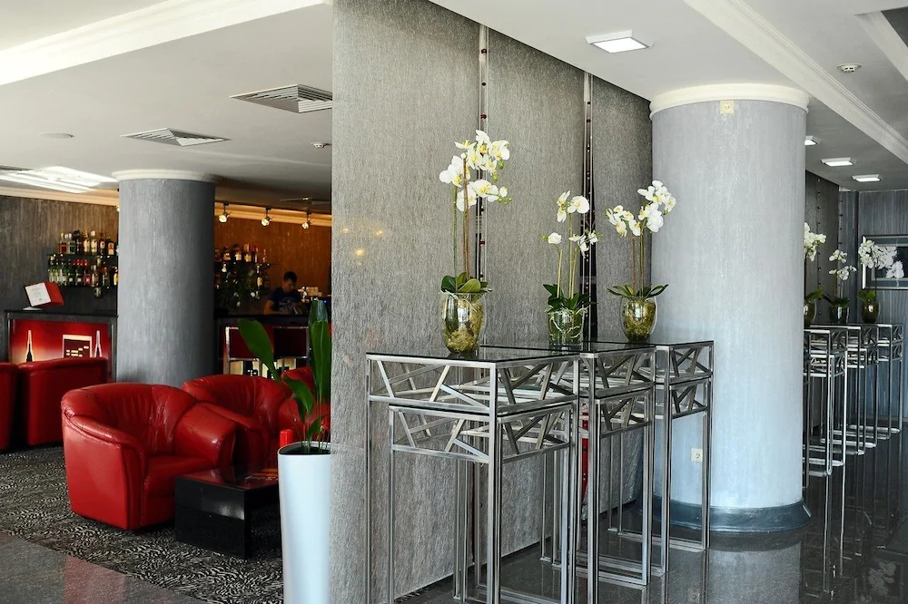 Avrora hotel