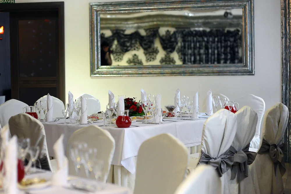 Avrora hotel