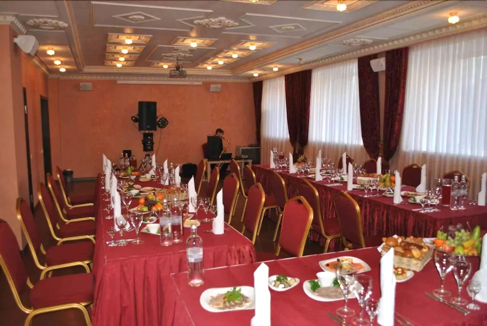 Avrora hotel