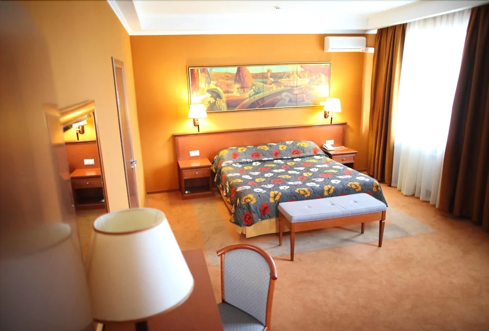 Avrora hotel