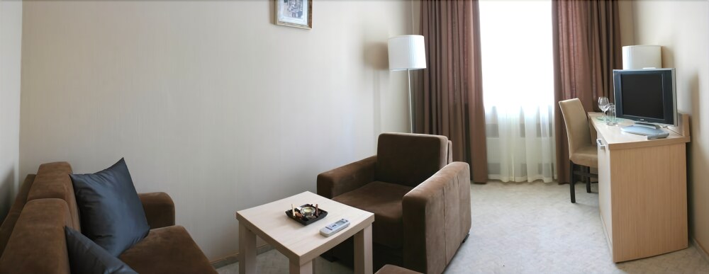 Avrora hotel