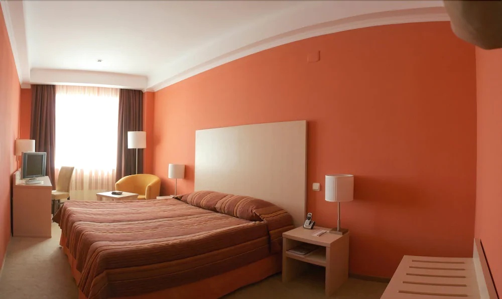 Avrora hotel