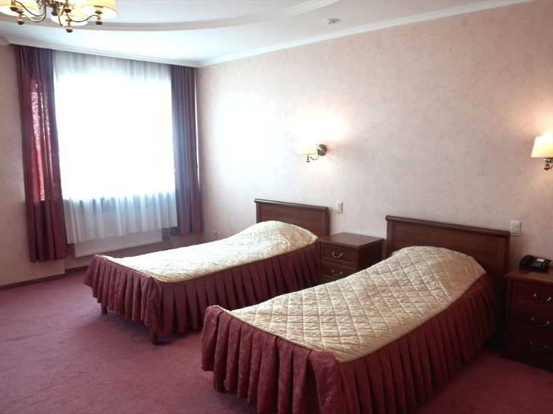 Oktyabrskaya Hotel