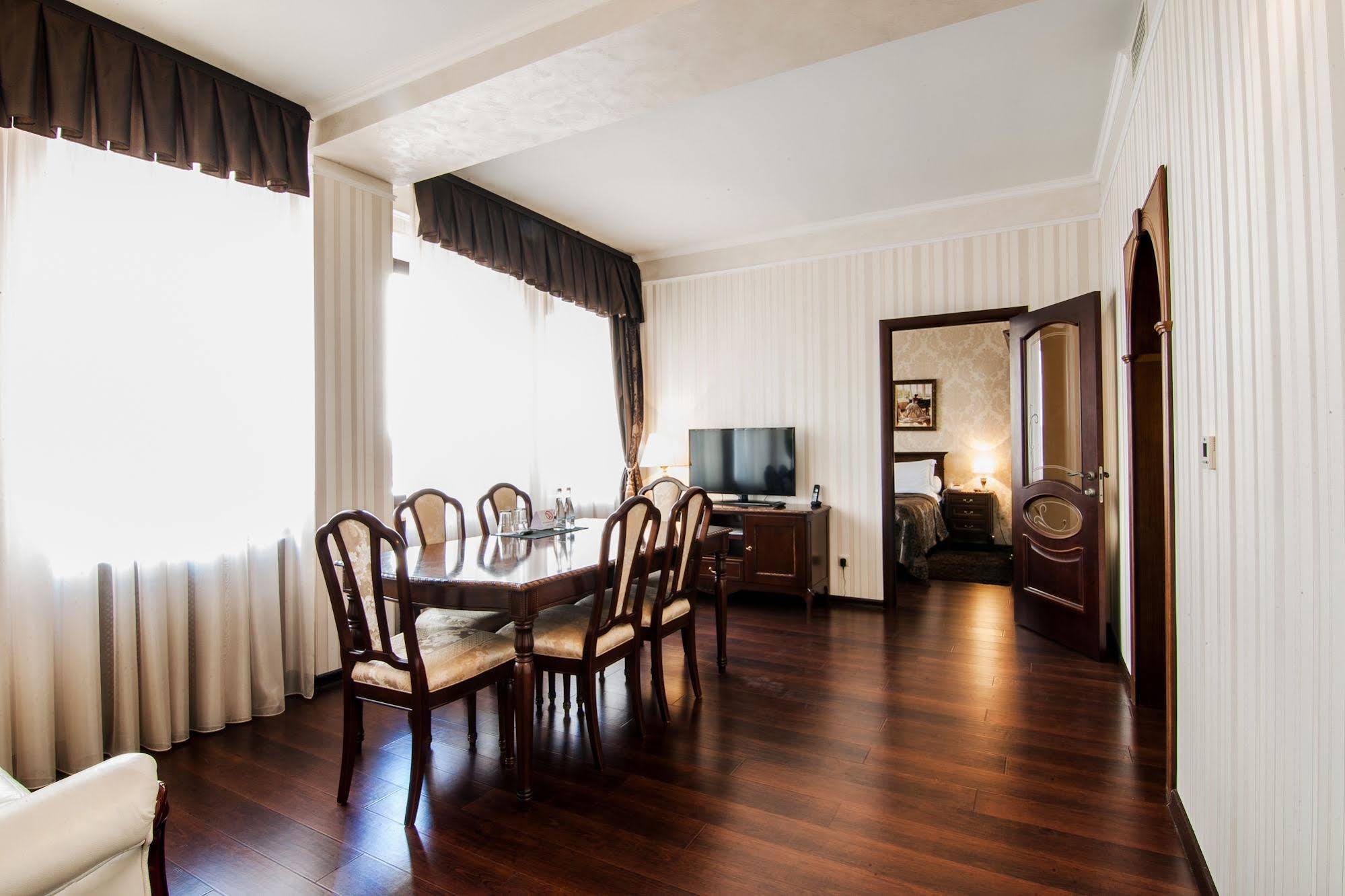 Plaza Hotel
