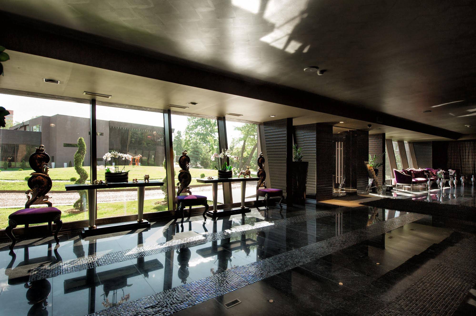 Mona Boutique Hotel