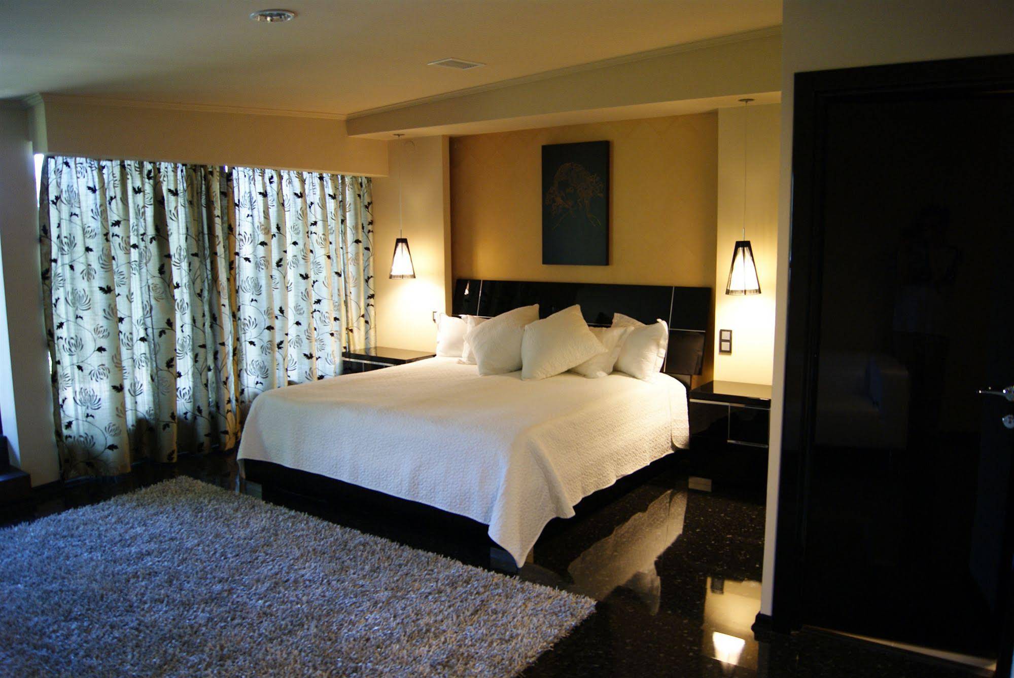 Mona Boutique Hotel