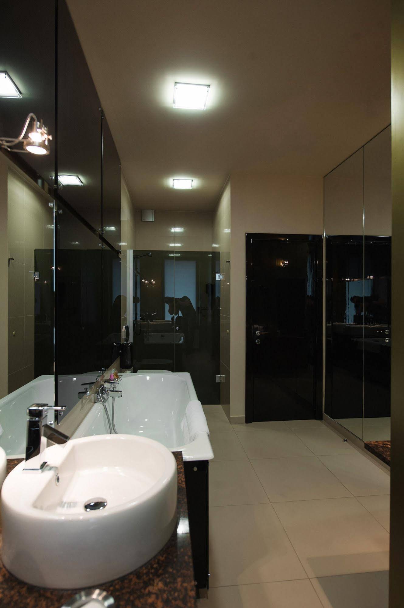 Mona Boutique Hotel