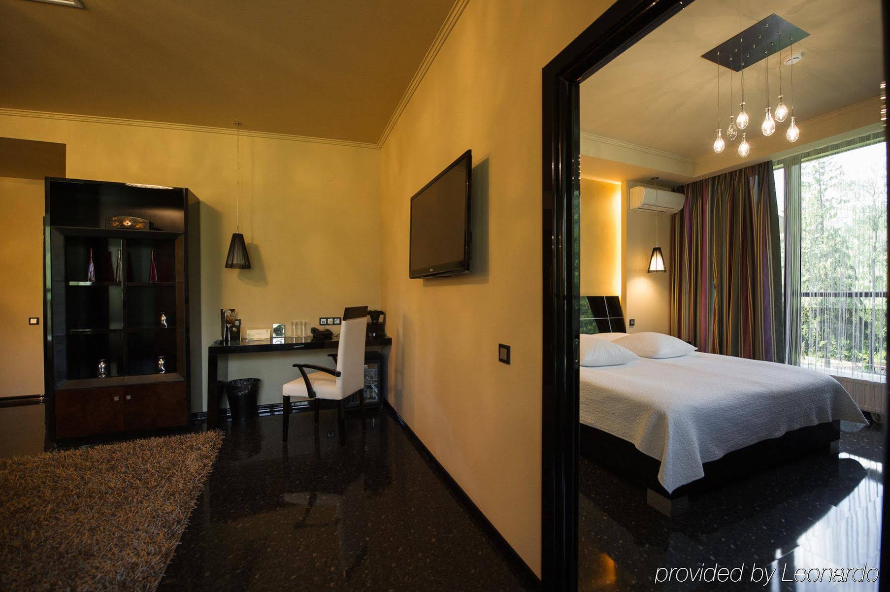 Mona Boutique Hotel