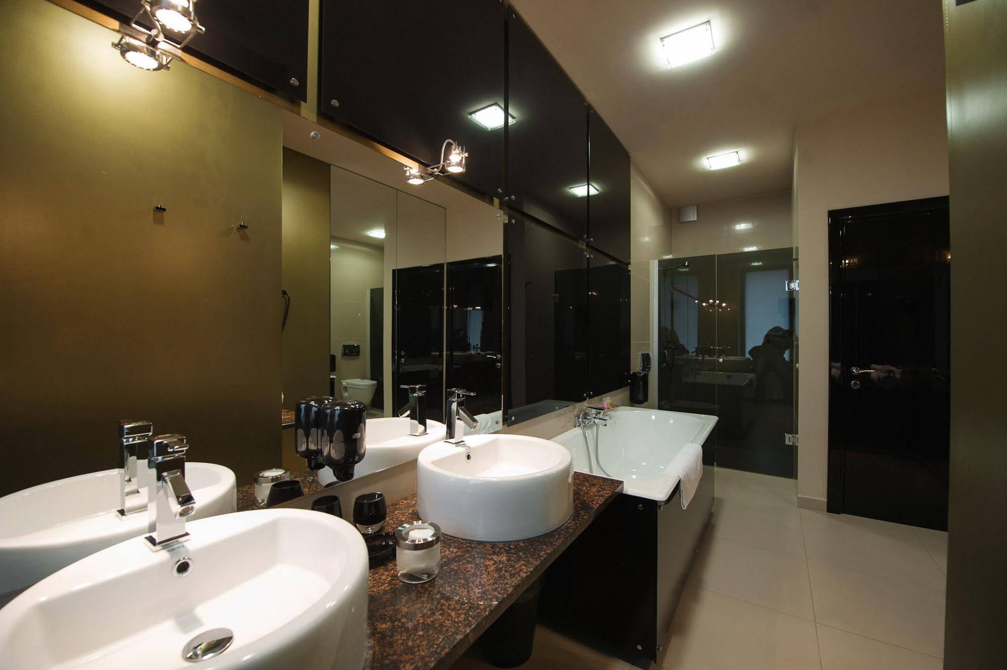 Mona Boutique Hotel