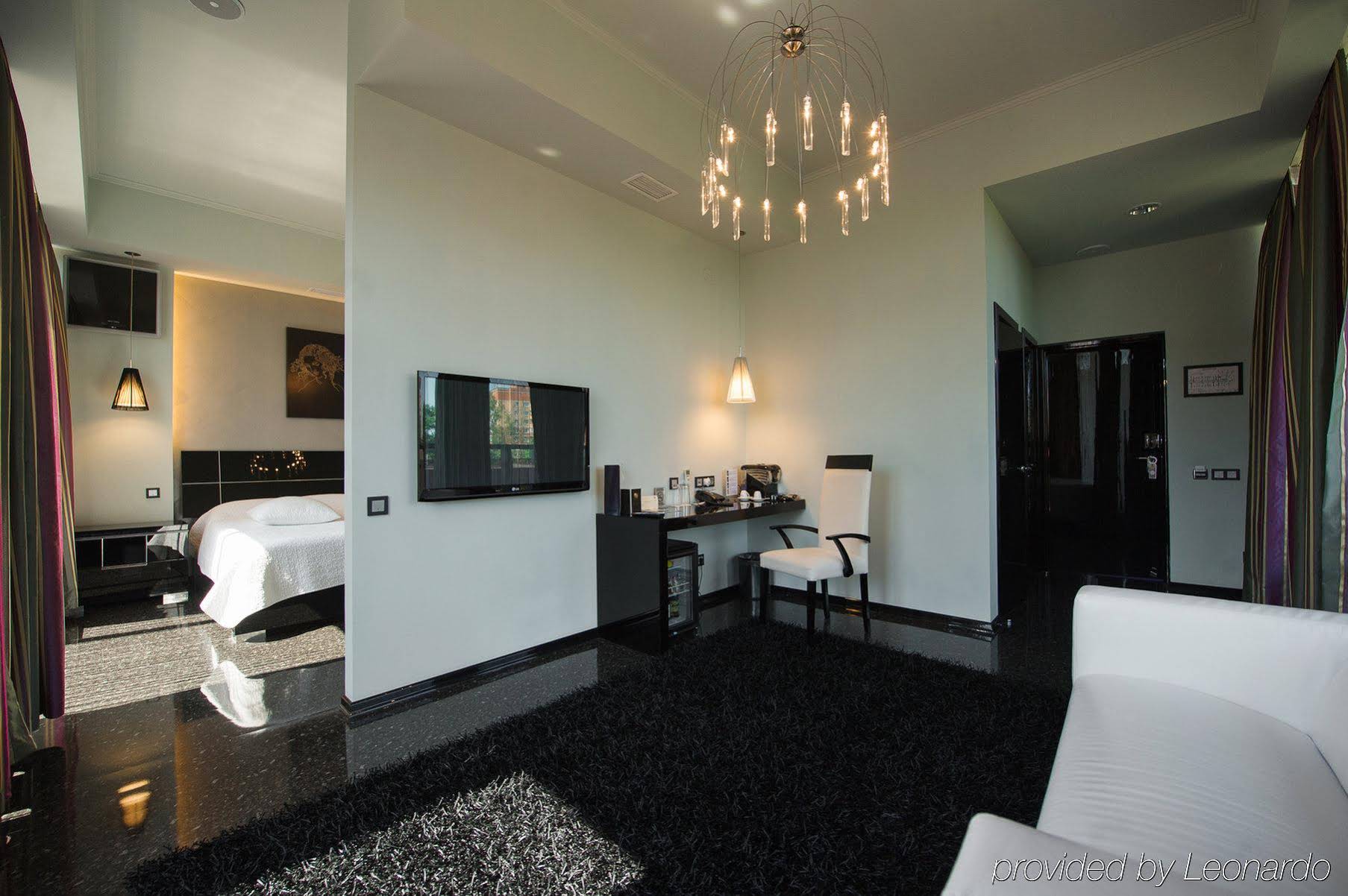 Mona Boutique Hotel