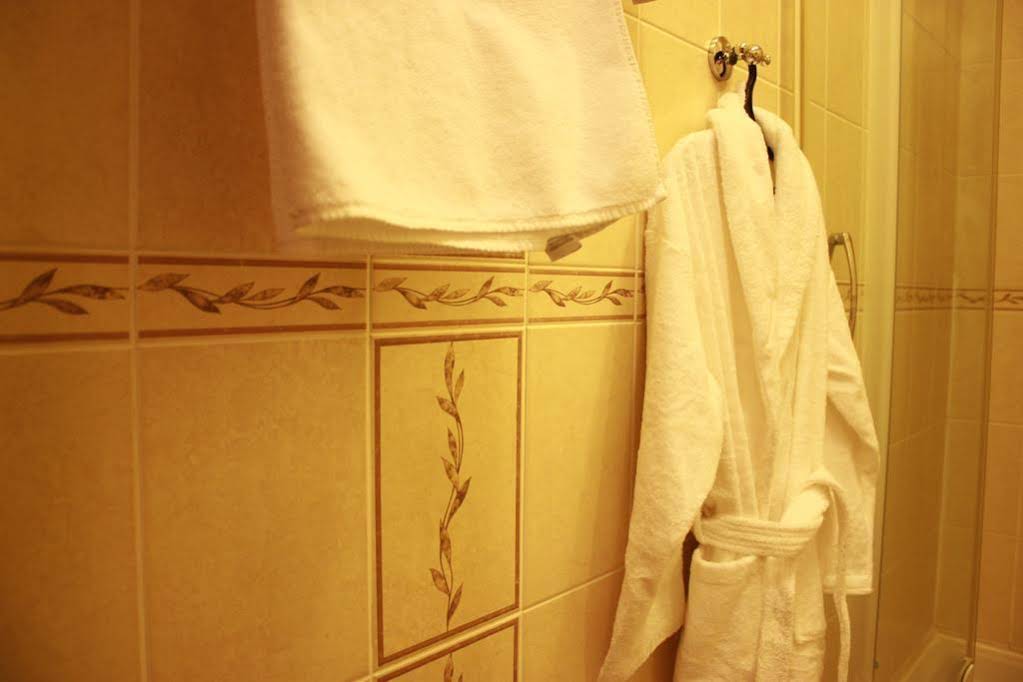 Greenway Park Hotel