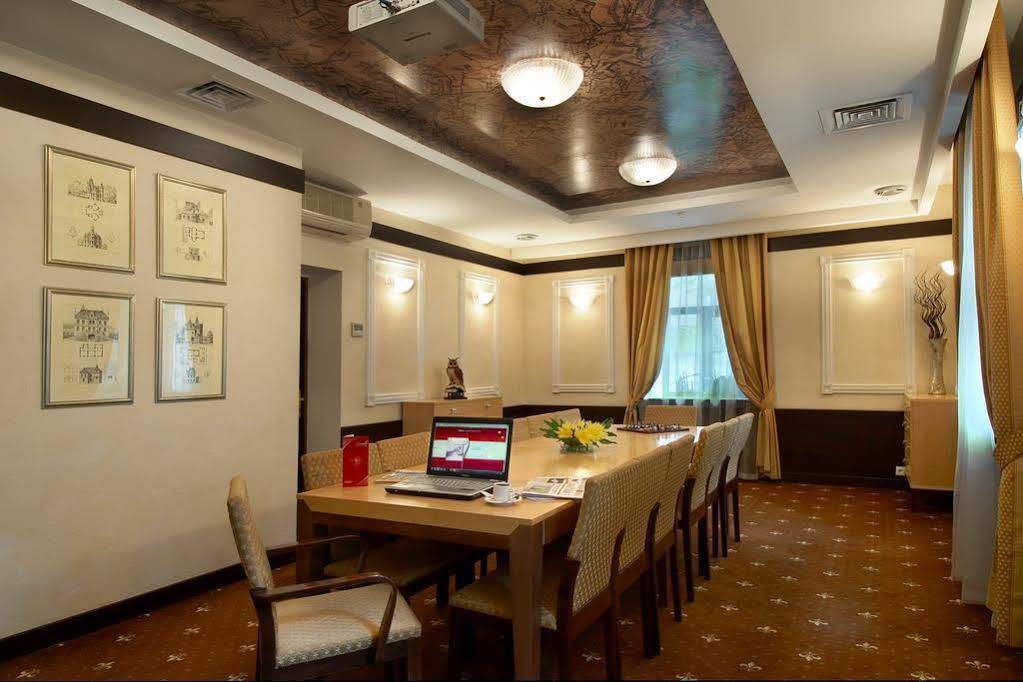 Greenway Park Hotel