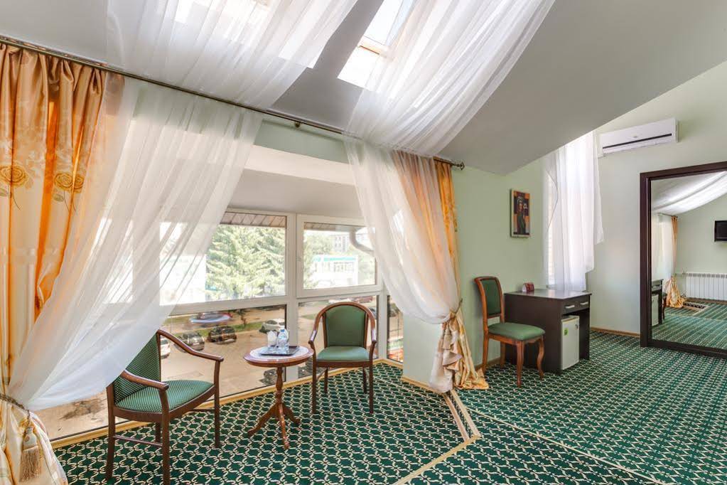 Hotel Na Mirnom