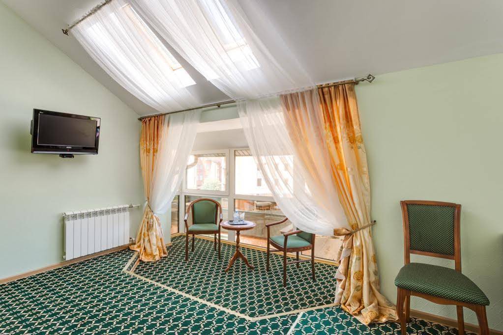 Hotel Na Mirnom