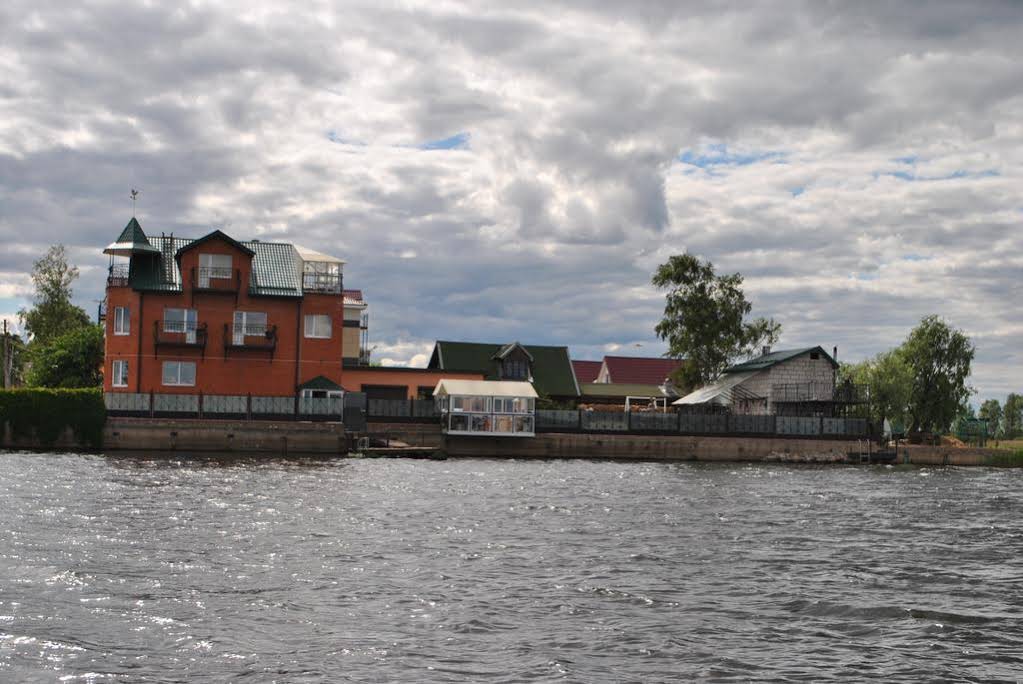 Lubov Hotel