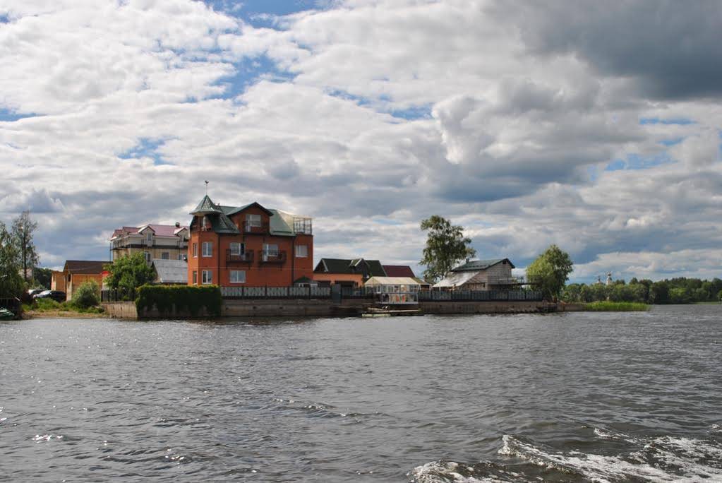 Lubov Hotel