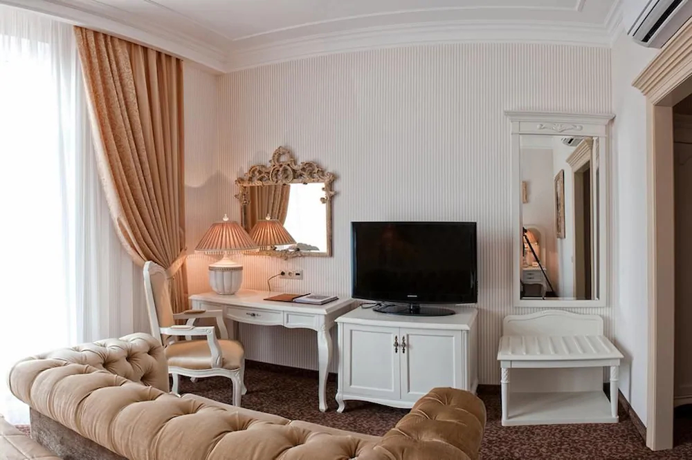 Hotel Imperial Village