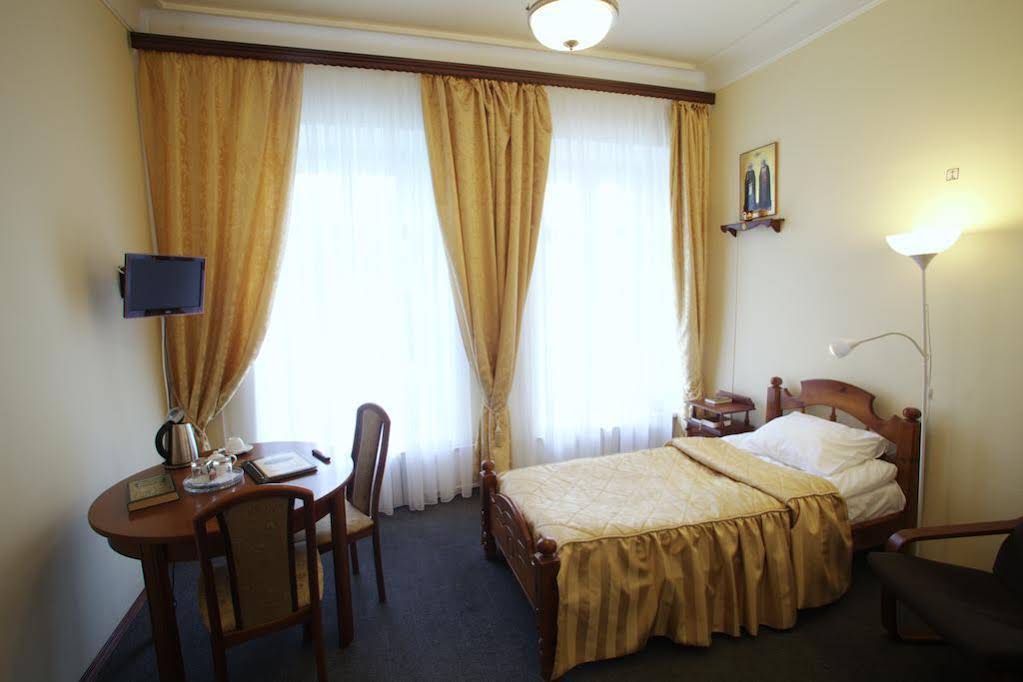 The Old Lavry Hotel