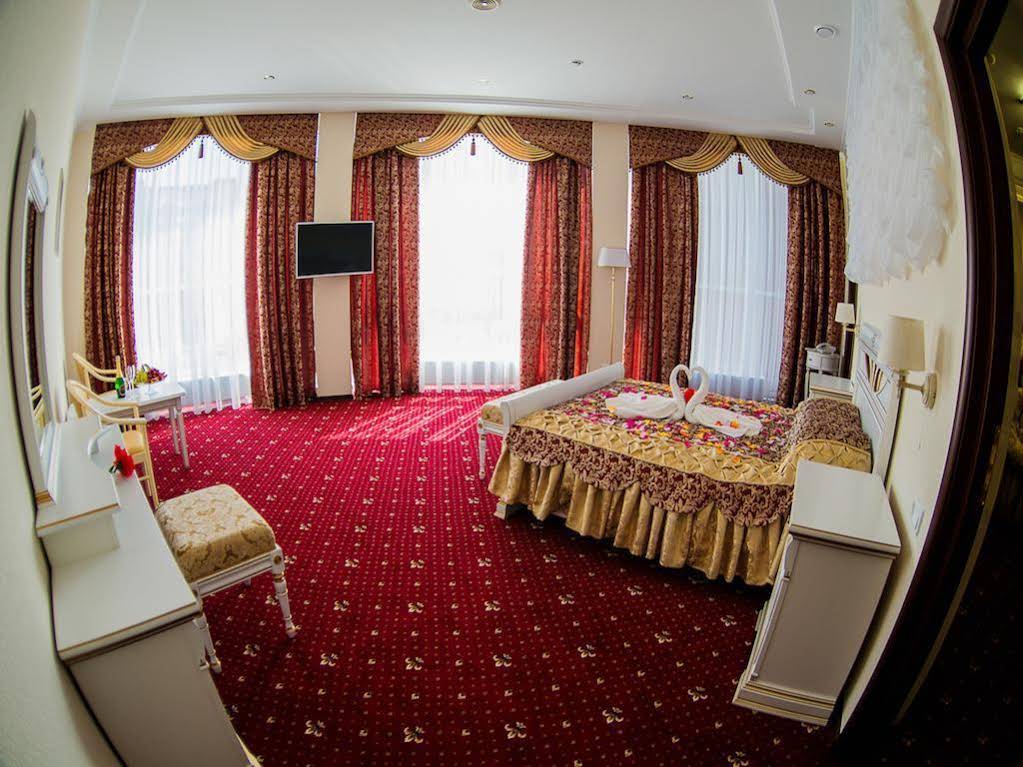 Grand Hotel