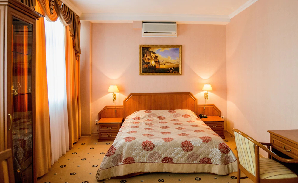 Profit Hotel
