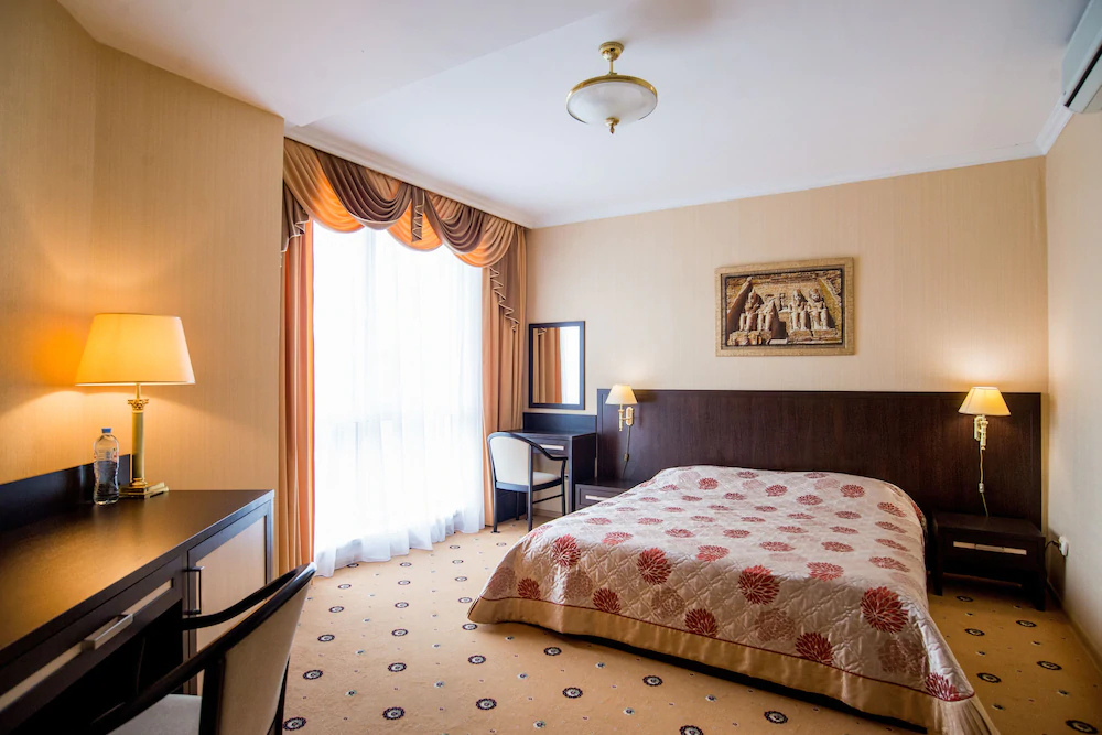 Profit Hotel