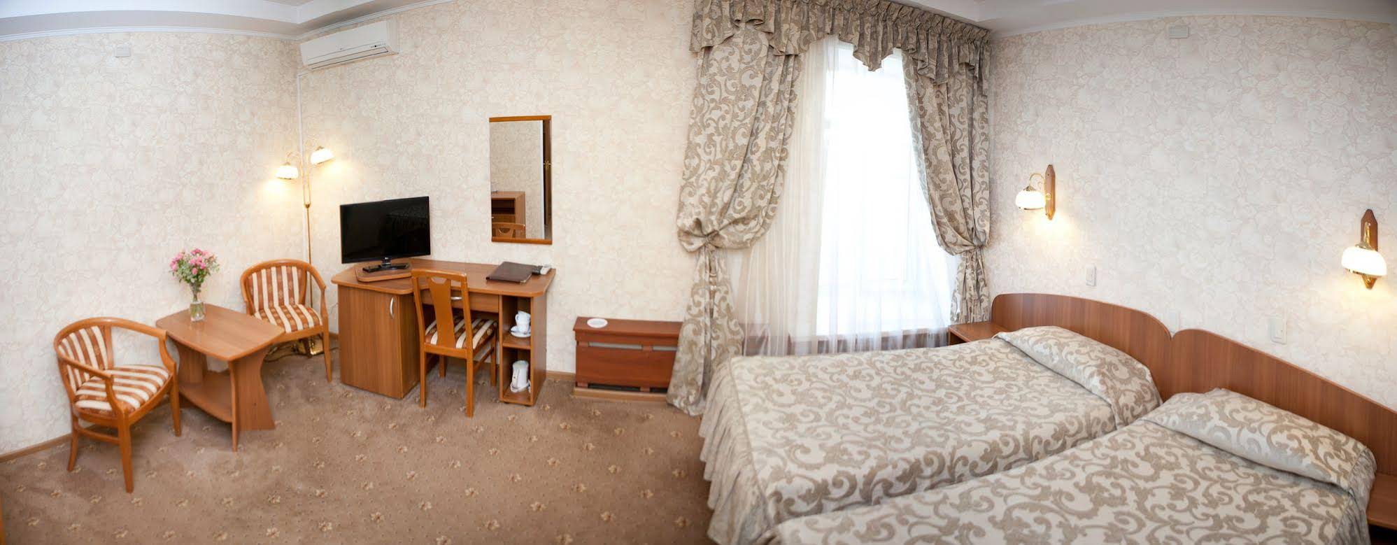 U Zolotykh Vorot Hotel