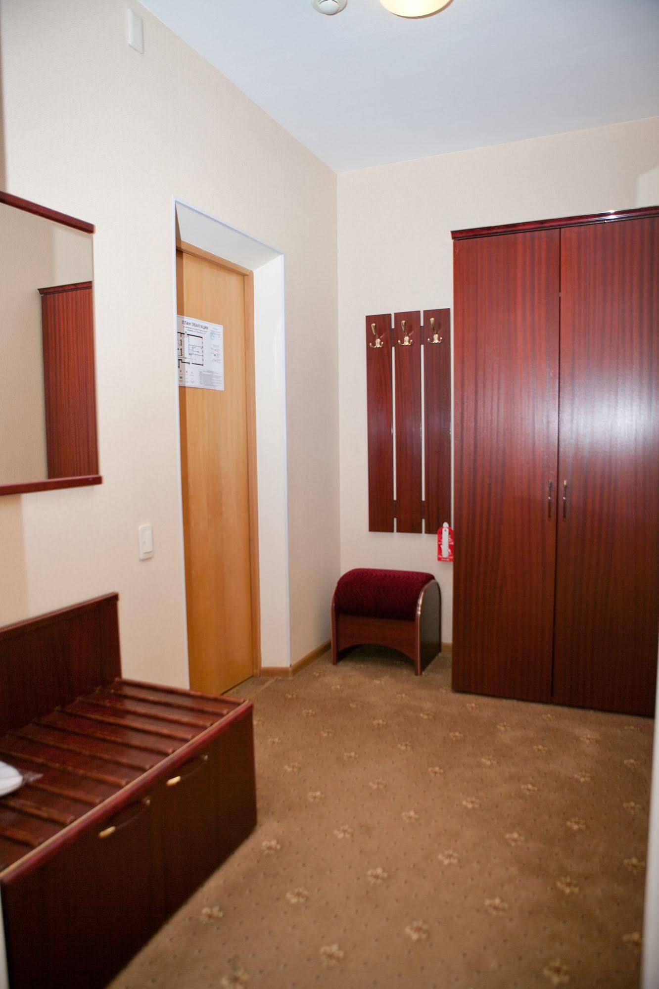 U Zolotykh Vorot Hotel