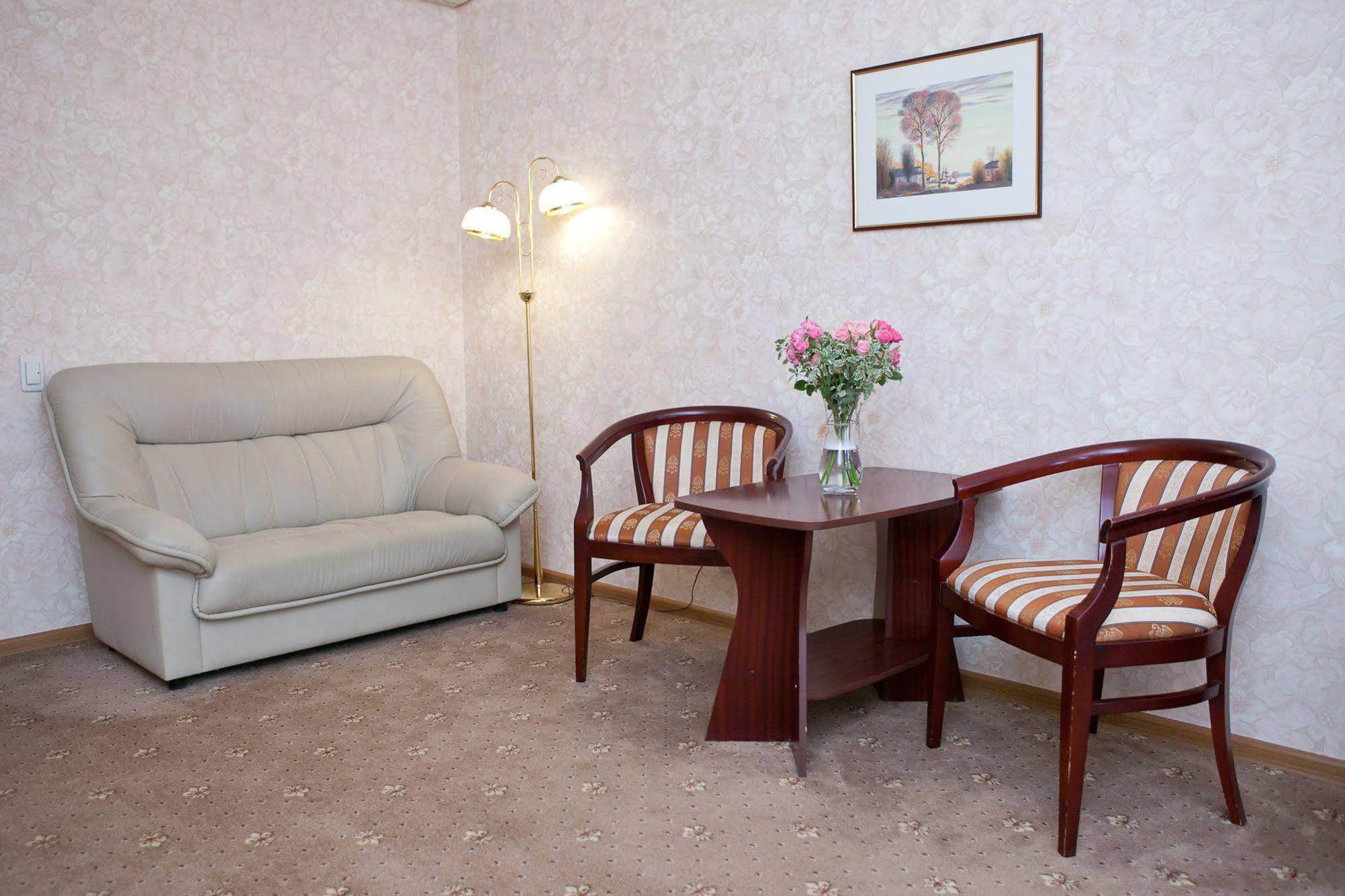 U Zolotykh Vorot Hotel