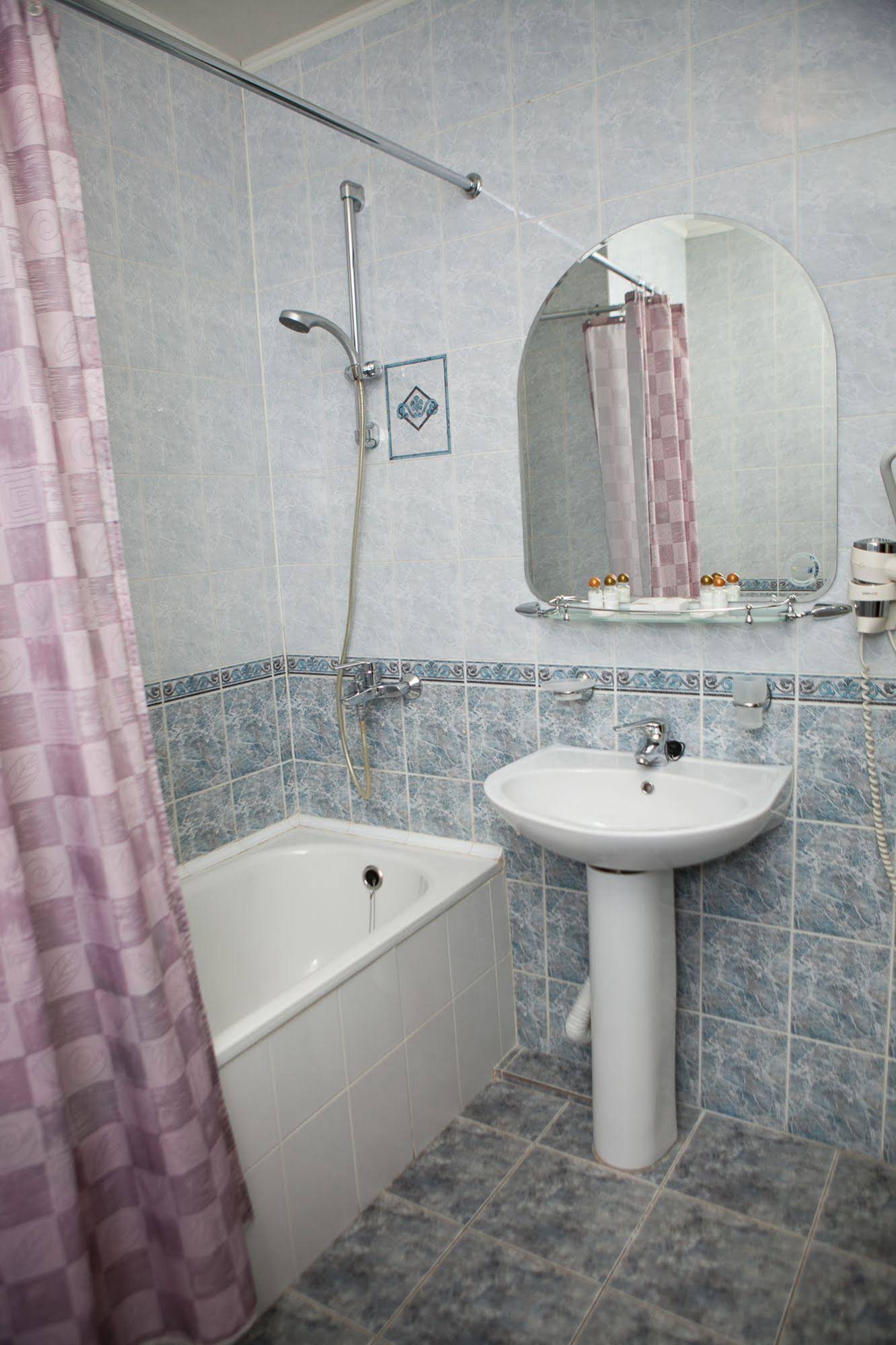 U Zolotykh Vorot Hotel