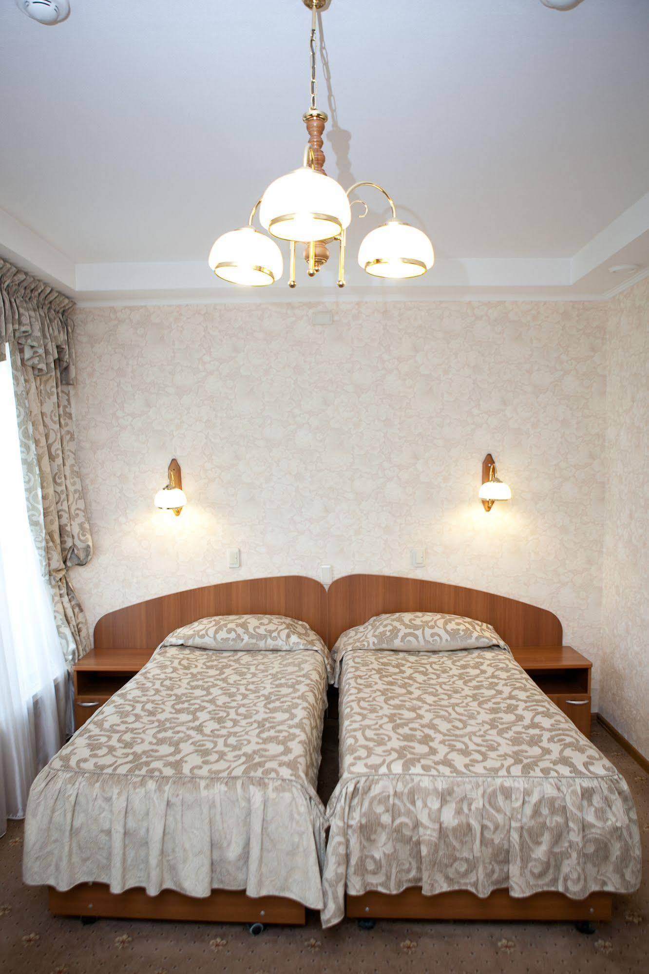 U Zolotykh Vorot Hotel